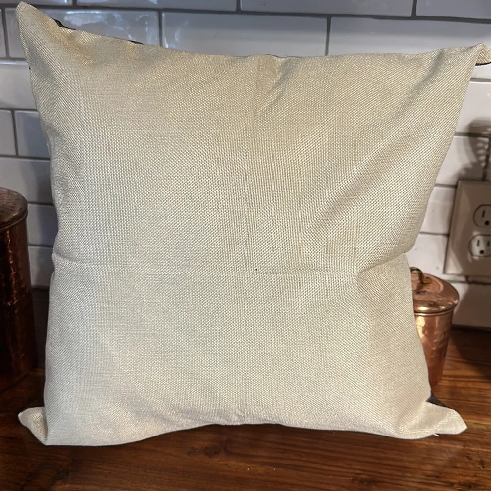 🍁 - Pillow cover. 18 x 18 New! Zips open and closed measurement so approximate